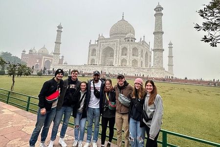All Inclusive Taj Mahal Private Tour by Car from Delhi