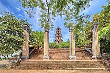 Full Day Private Expedition Guided Tour in Hue Imperial City