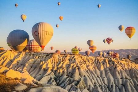 Cappadocia Hot Air Balloon with Pickup, Breakfast & Champagne