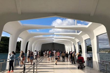 Pearl Harbor USS Arizona Memorial & Battleship Missouri