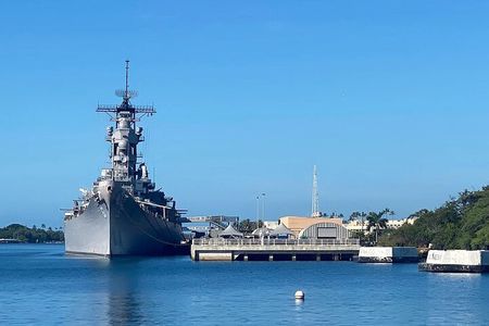 Pearl Harbor USS Arizona Memorial & Battleship Missouri