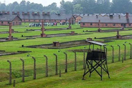 Auschwitz and Birkenau Tour with Hotel Pick up from Krakow