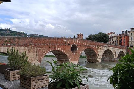 Hidden and fascinating Verona-2hour private walking tour