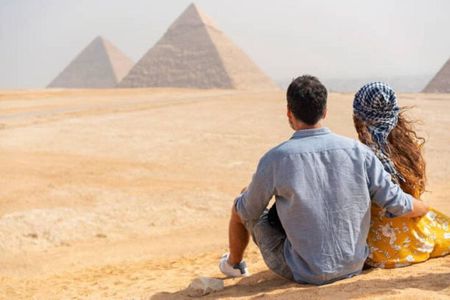  Ancient Egypt : Pyramids, Sphinx & Museum Day Tour from Hurghada