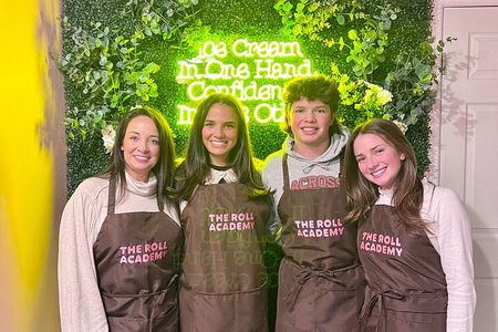 Interactive Rolled Ice Cream Crafting Class in Nashville
