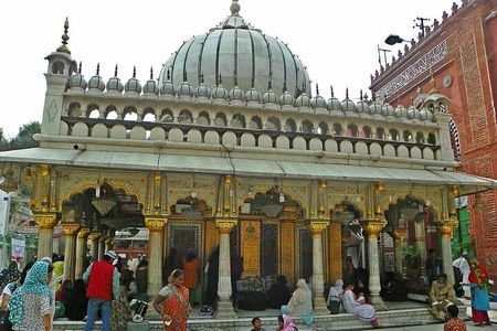 Nizamuddin Half Day Guided Walking Tour