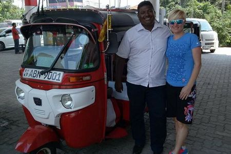 Explore the Colombo Sightseeing Tour by Tuk Tuk - All Include