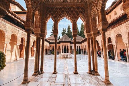 Private Tour to La Alhambra de Granada from Malaga