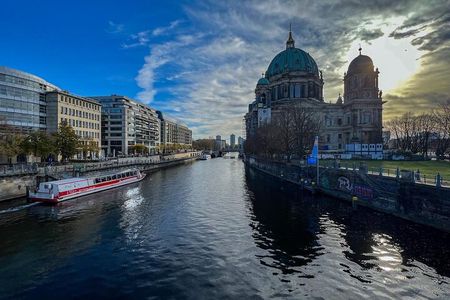 Berlin Private tour East and West by Car 