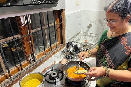 South Indian Vegetarian Cooking Class in Chennai with Meena