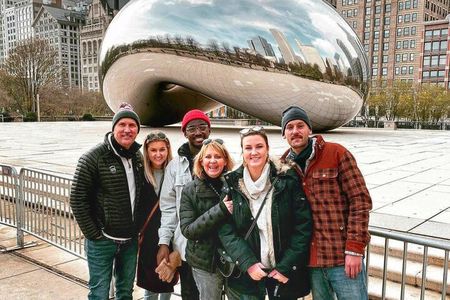 Chicago Highlights Walking Tour with Free Bike or Kayak Rental