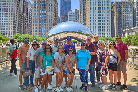 Chicago Walking Tour of Highlights with Free Bike or Kayak Rental
