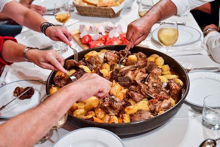 Half Day Gastro Tour with Wine Tasting in Cilipi