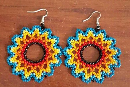 Create your craft: learn and create your own traditional jewelry
