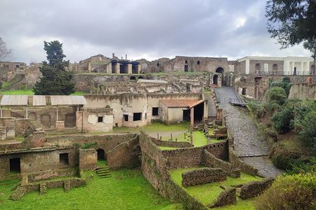 Pompeii Tour with experienced guide