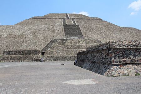 Group Tour from Teotihuacán, Basílica de Guadalupe and Tlatelolco