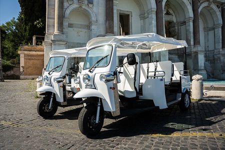 Rome Tuk-tuk Tour with Hotel Pickup and Prosecco