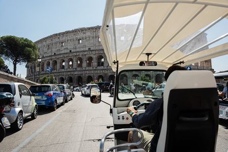 Rome Tuk-tuk Tour with Hotel Pickup and Prosecco