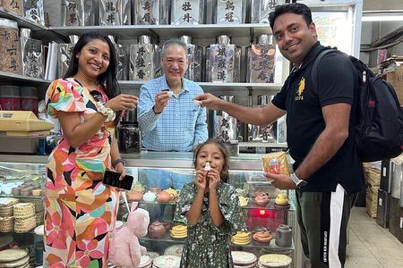 Hong Kong Private Food Tour with Michelin Street Food