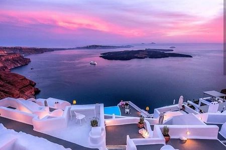 Santorini custom-made private sightseeing tour 