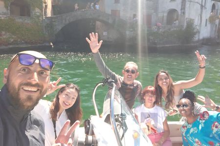 One Hour Boat Tour Departure Como with Private Captain