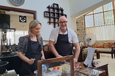 Private Indian Cooking Class and Meal in Bangalore Home