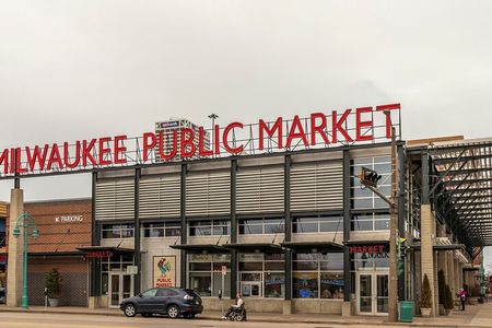 2 Hours Private Tour of Milwaukee Marvels
