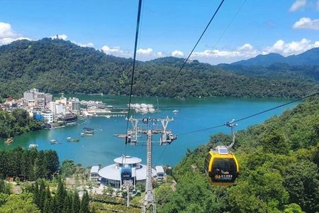 Round Trip Sun Moon Lake Private Tour from Taipei