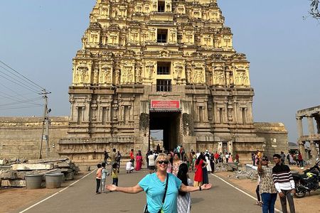  Hubli to Hampi, Bijapur, Badami & Goa Beach Tour
