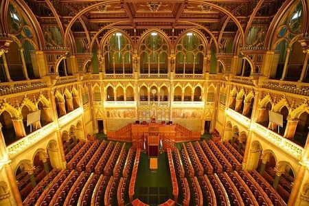 Budapest Parliament Audio Guide Tour with Danube Cruise