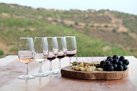 Small Group Local Wine Tasting Tour In Santorini 