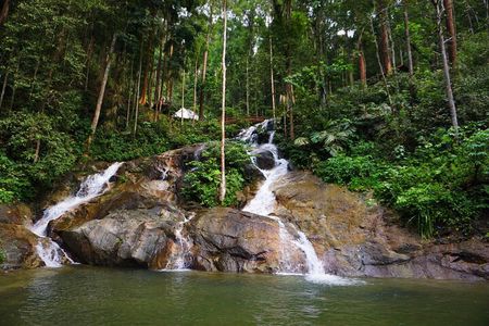 Kanching Waterfalls Tour with Batu Caves and Ramayana Cave (SIC)