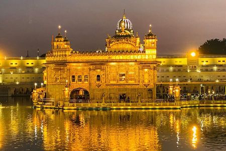 Golden Temple Night Ceremony and Light Visit Tour with Pick-Drop