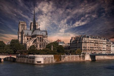 Historic Paris Walking Tour