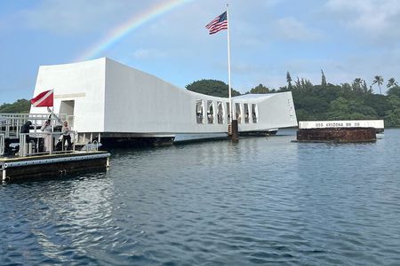 Private "Limousine" USS Arizona Memorial & Cultural Honolulu Tour