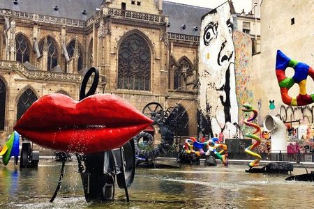 Paris Medieval Heart: Walking Tour in Ancient Marais