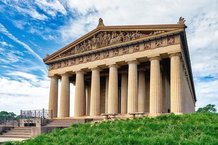 Nashville Private Tour with Local Singer-Songwriter