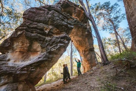 Roma: Lost World Carnarvons (Wallaroo) Day Tour
