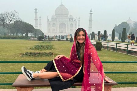 Taj Mahal And Agra Tour From Delhi by Car- Including Lunch