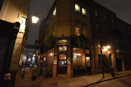 Haunted Pub Tour of London 
