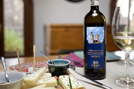 San Gimignano: Vineyard and Cellar Tour with Wine Tasting