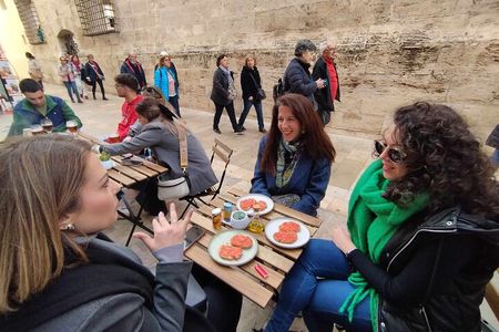 Valencia Tapas Tour: Market, History & Local Bites