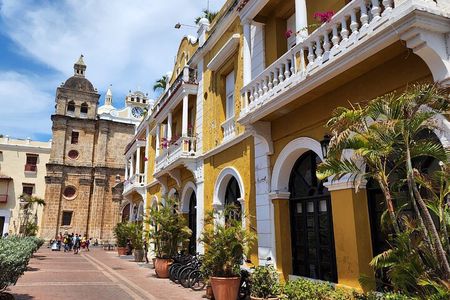 Cartagena and Getsemaní Walk Thru Hidden History and Life-Private