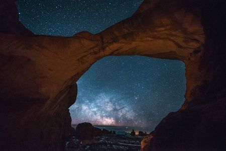 Astro-Photo, Hiking and Stargazing Tour in Arches National Park