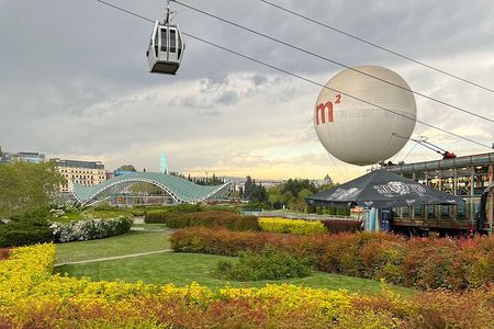 Old Tbilisi Private Walking Tour with Wine Tasting and Cable Car