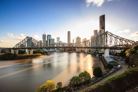 Brisbane Must-See Attractions Walking Tour with a guide