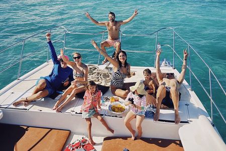 Private Boat and Snorkeling with Open Bar