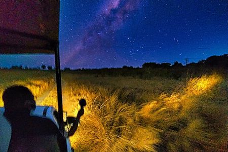 2 Hour Stargazing Tour in Victoria Falls NP Area in 4x4