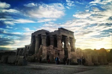 Luxor Aswan Private tour Esna Khnum, Edfu Horus Kom-Ombo Temples