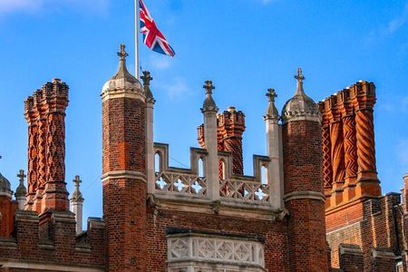 Stunning Hampton Court Palace Private Day Trip from London